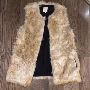 zara trafaluc faux fur vest